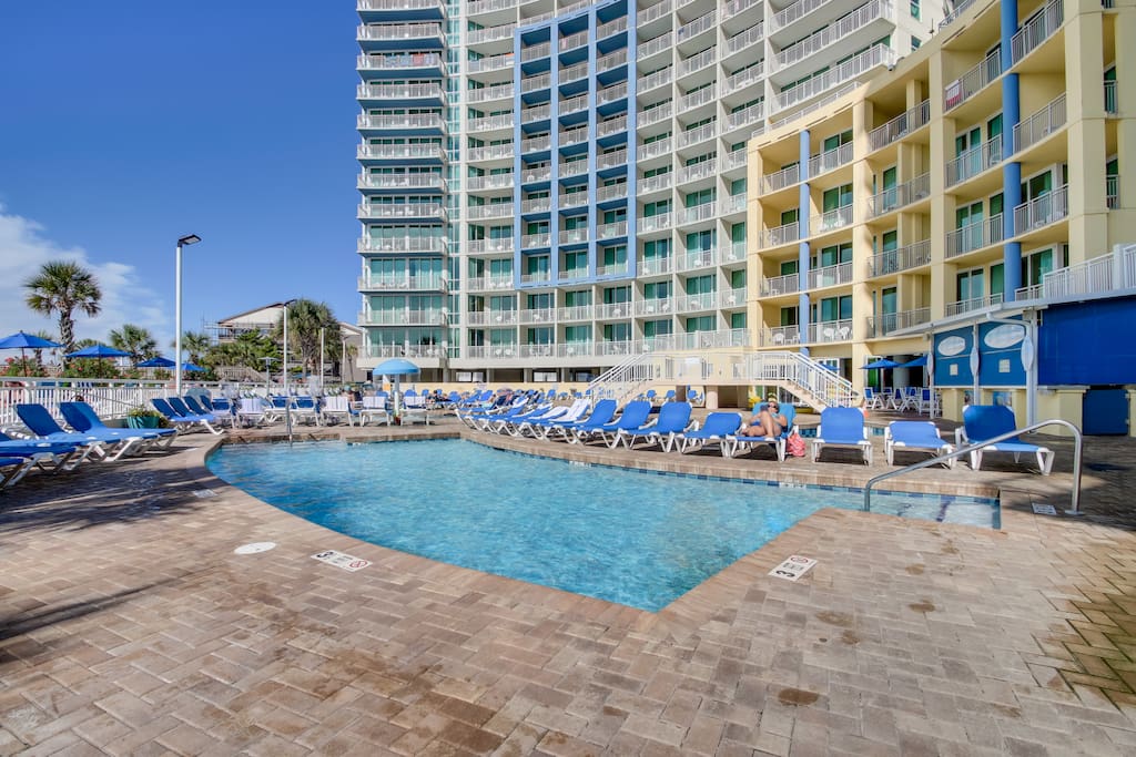 Building,Pool,Water,Resort,Swimming Pool