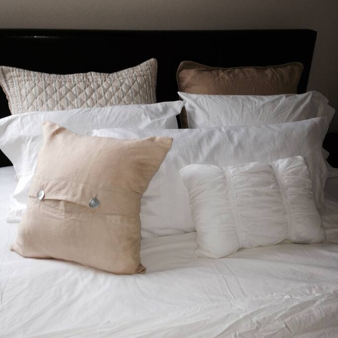 Cozy queen bed