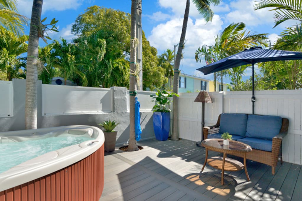 Honeymoon Hideaway, King bed, Private Deck & Spa! Apartments for Rent in Key West, Florida