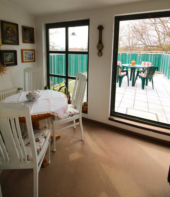 Essbereich mit Balkon