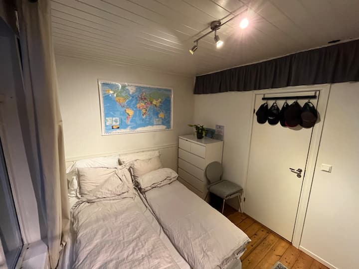 Soverom #2 med seng a 150 ซม.