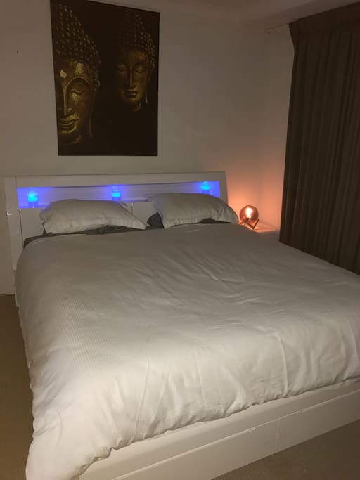 King size bed