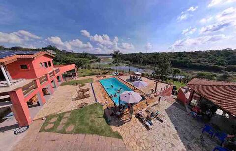 Casa Retro: Beautiful farmhouse in front of the dam!