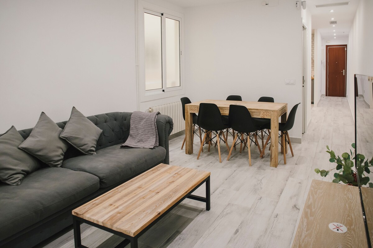 Top performing Airbnb: BBarcelona FIRA III Superior Flat in La Font De La Guatlla