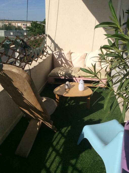 Terrasse équipée de store,barbecue électrique