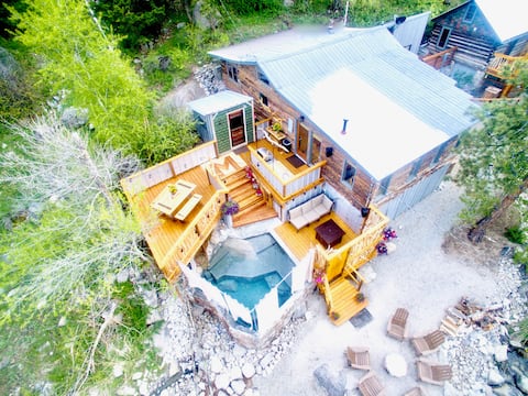 Merrifield Cabin on Creek & Private Hot-Springs