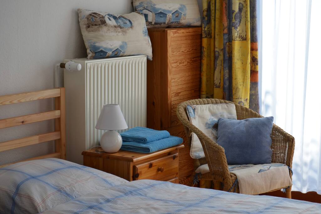 Blick ins Zweibett-Zimmer links