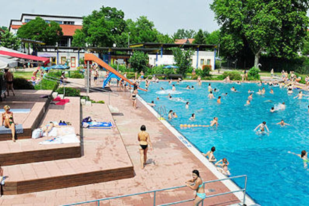 Swimming Pool 100m nearby