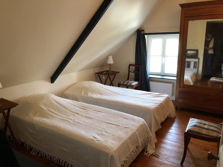 2: a våningen 2x enkelrum