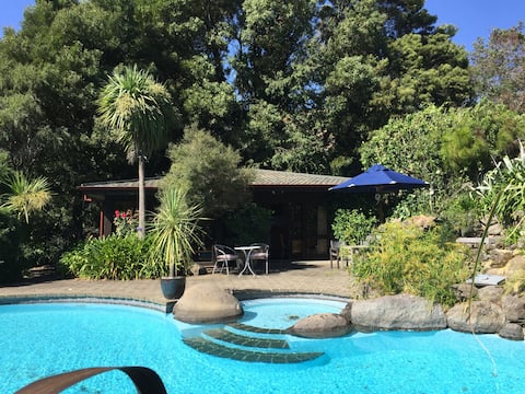 Secluded Tranquil Country studio 15km Christchurch