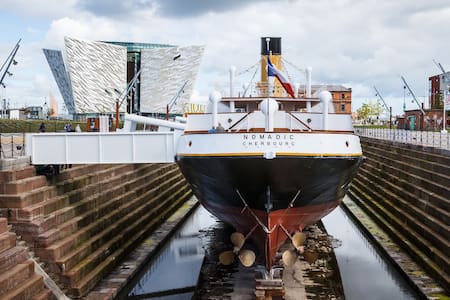 Modern City Centre Apartment