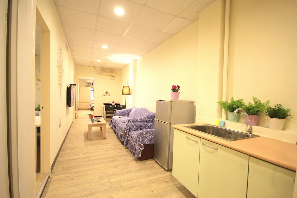 Living Room&Kitchen 客廳和廚房