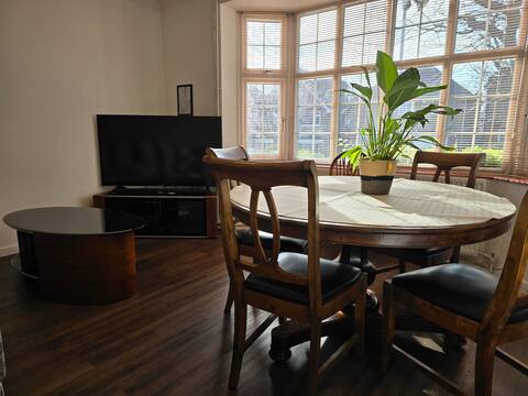 Beautiful Home with 5 beds 5 minutes Luton Airport