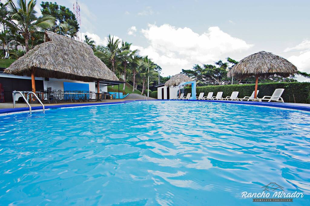 Piscina disponible para nuestros viajeros