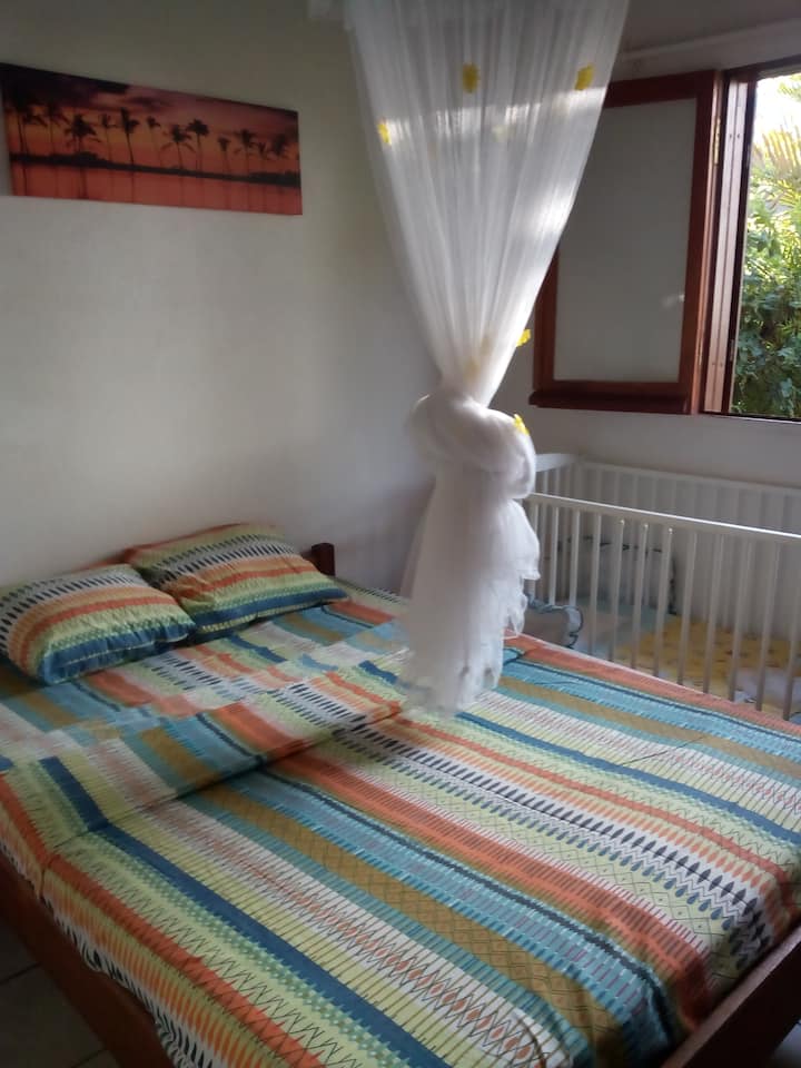 双人床，空调房
