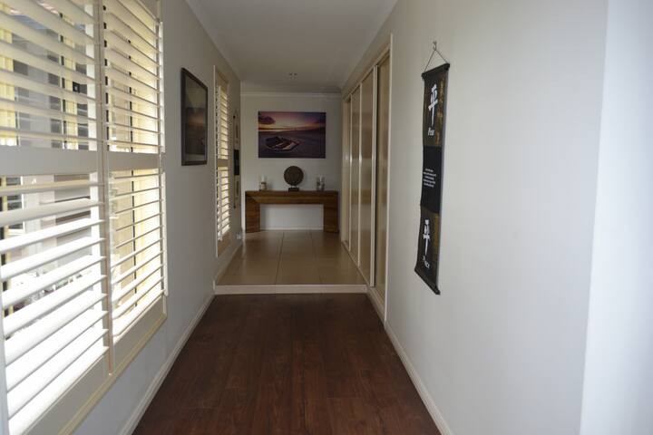 Waterfront Retreat gallery image 2