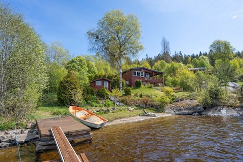 Cabin idyll 35 min from Oslo with private sandy beach