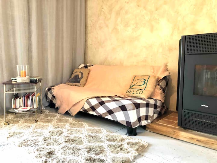 Tu su knjige, društvene igre za vas. Narančasti TV nudi vam odličan izbor.