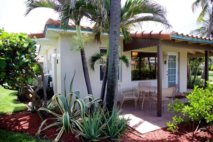 Villa H with private beach + Intracoastal gallery image 3