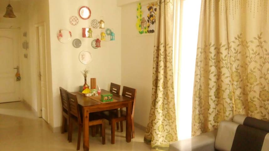 Cozy and Comfortable Homestay in Noida