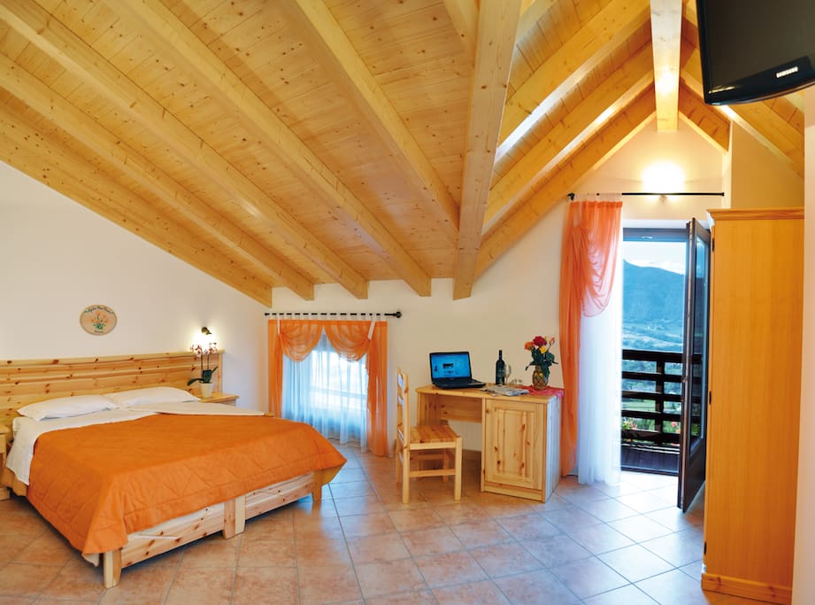 panoramica della stanza Arnica