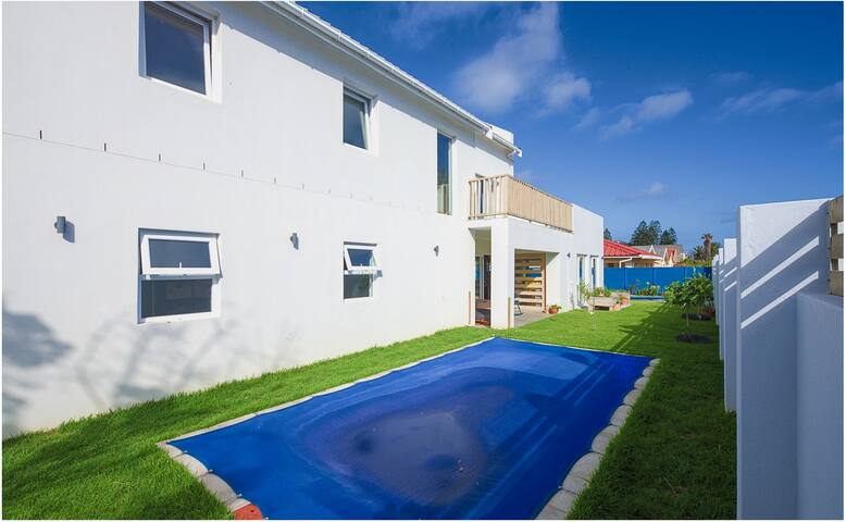 Family summer beach house near Cape Town gallery image 3