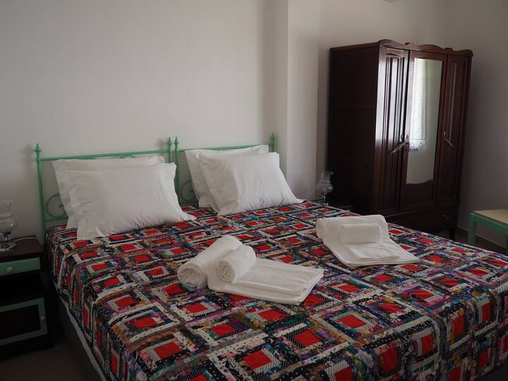 房间宽敞漂亮，配有标准双人床，也可以配备2张单人床。