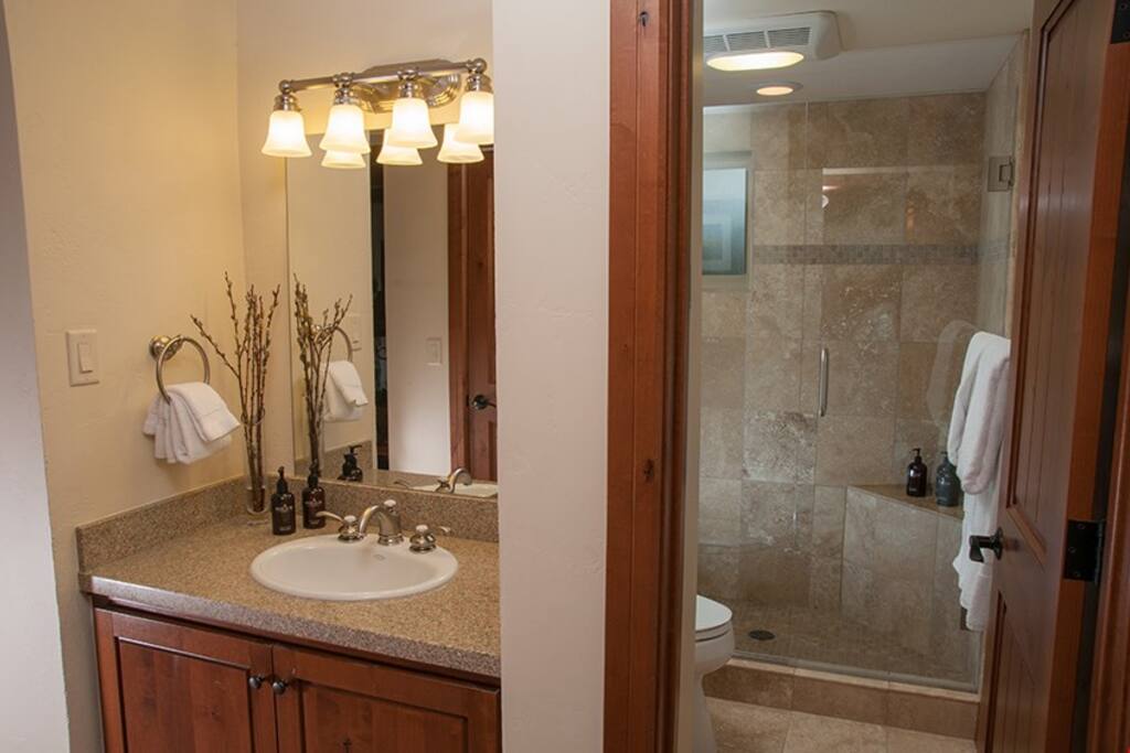 The spacious bathroom allows everyone ready to get ready in the morning.