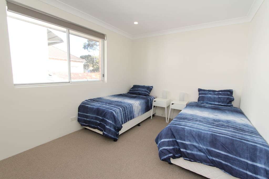 Second bedroom with 2 single beds
