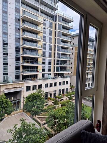 LUXURIOUS 3 BEDROOM BY THE RIVER gallery image 4