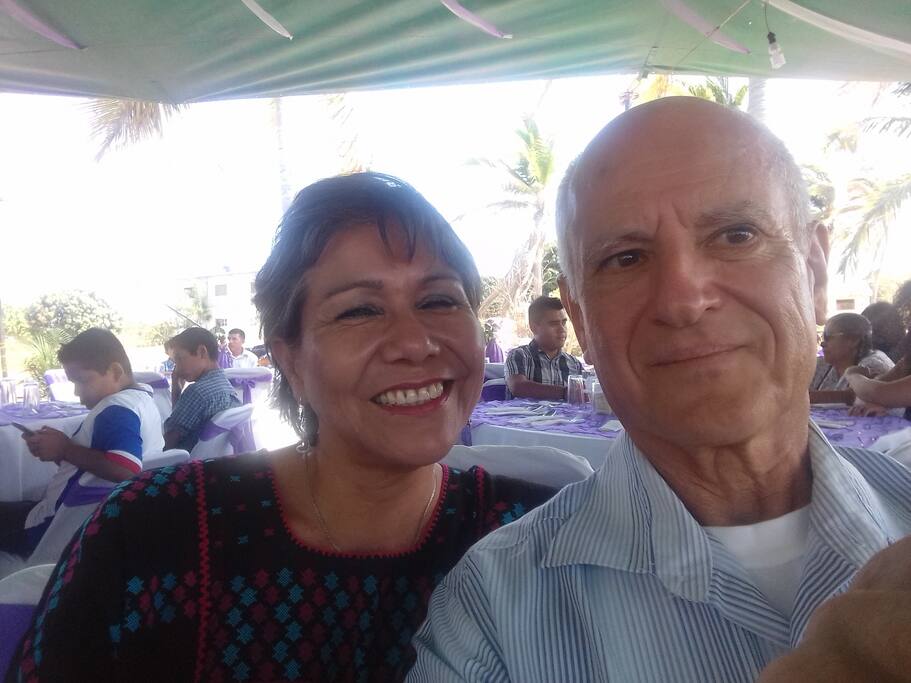 Bertha y René, tus anfitriones