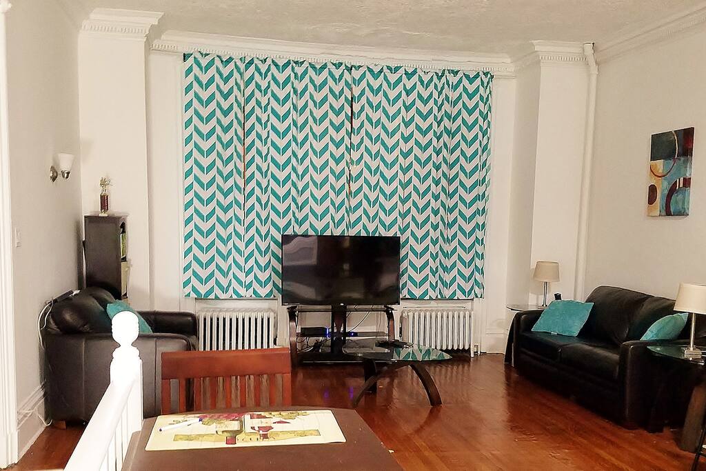 Spacious living room