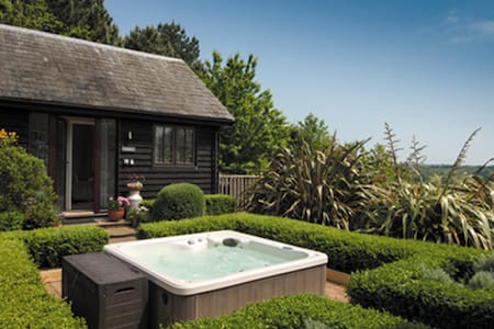 Blackthorn is a luxurious, rural retreat for two.