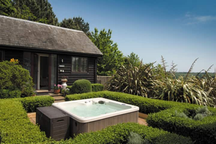 East Sussex Holiday Rentals with a Hot Tub - United Kingdom | Airbnb