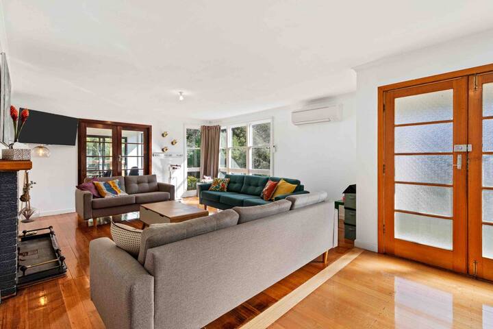 The CURE at Derby – The Doctors Residence. Main St gallery image 3