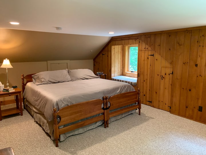 Спална соба бр. 4 - брачен кревет (2 кат)