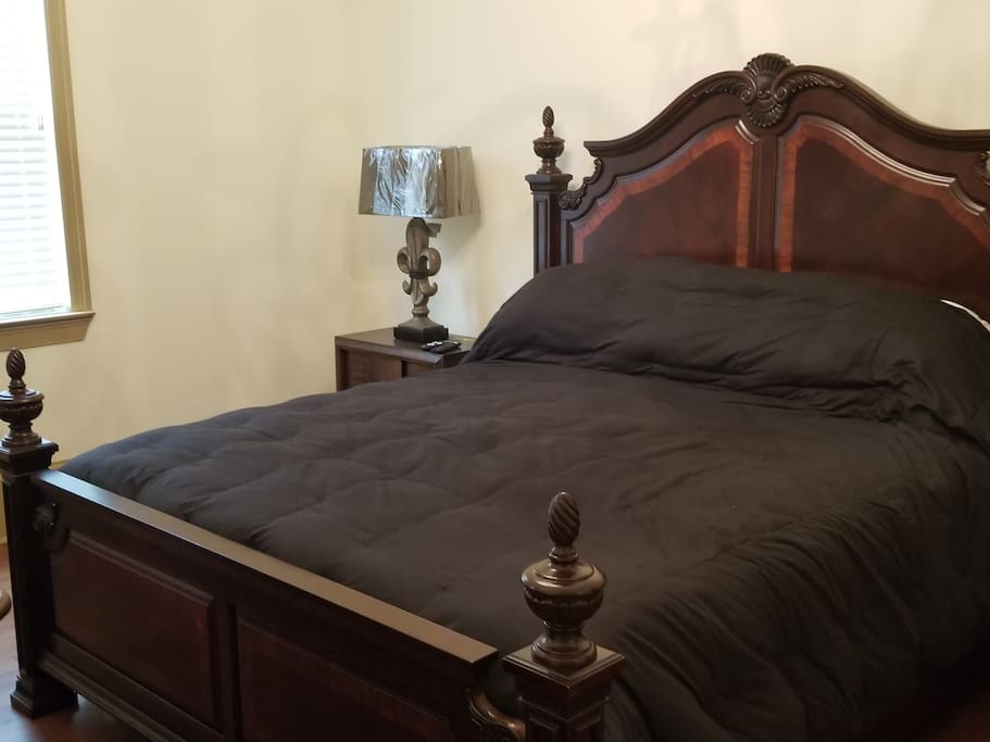 King size bedroom