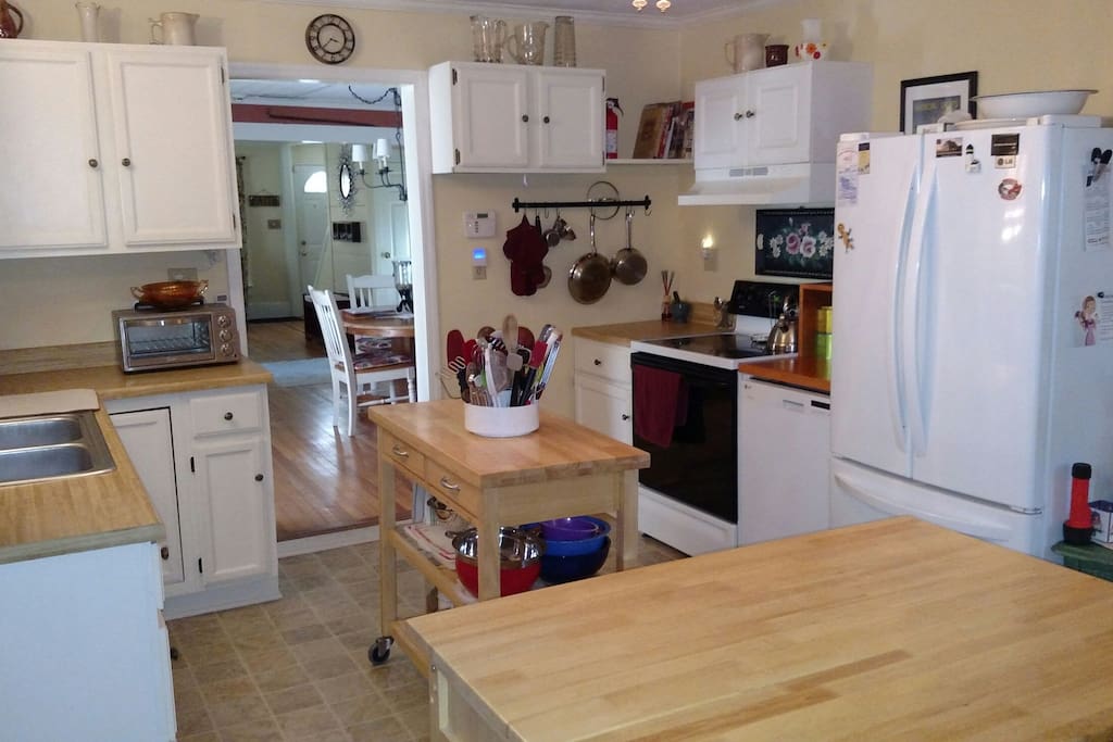 Updated eat in kitchen