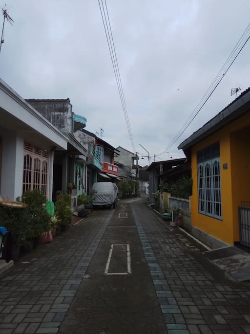 ES Homestay is located in a housing complex, so this picture shows our neighbourhood...