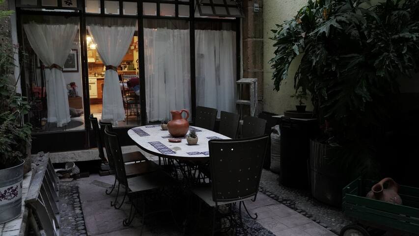 Hotel Calle Berlin managed Airbnb listing 3