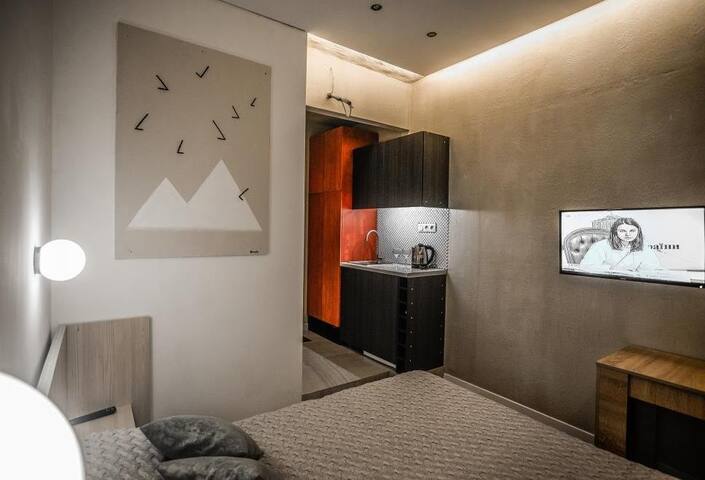 Kyiv Lesi Blvd Pyramid Studio