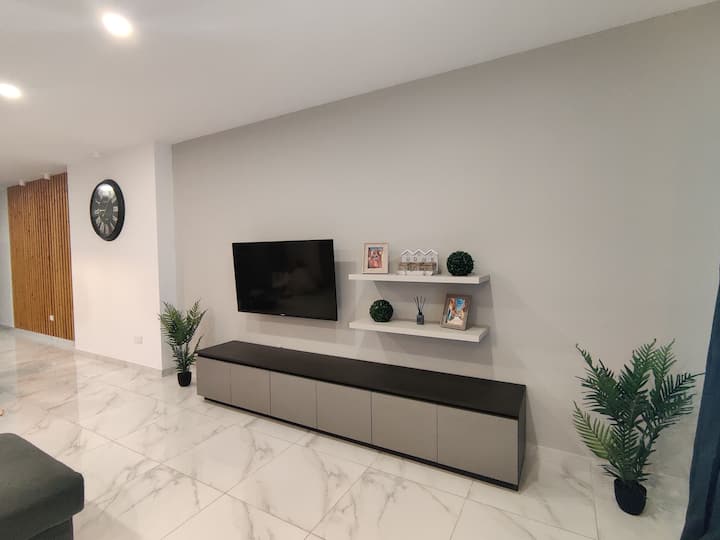 Mediterranean Breeze Apartment - Malta