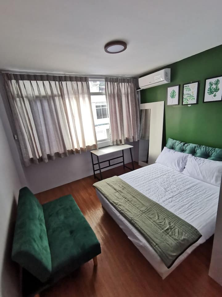 ירוק 4 (מלכה אחת)