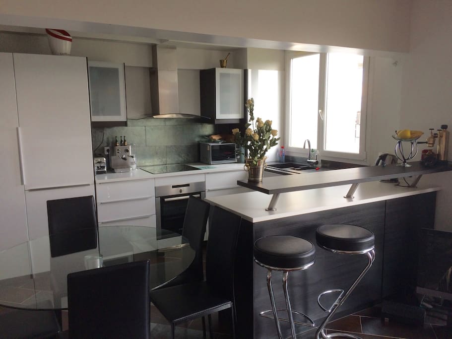 Kitchen & dining room