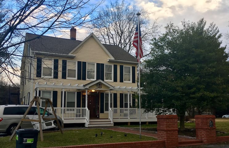Lovely apt 5 Min. from BWI airport & 15 to Harbor
