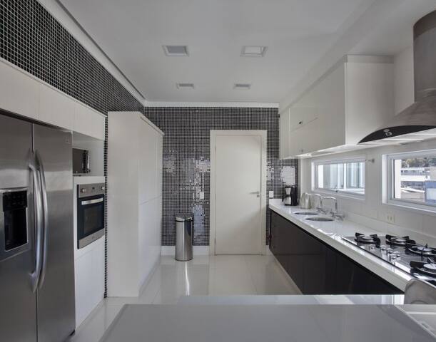 Ipanema penthouse near beach gallery image 5