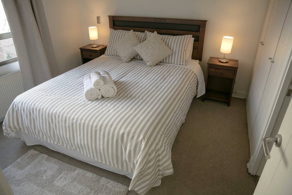 Habitacion cama doble.