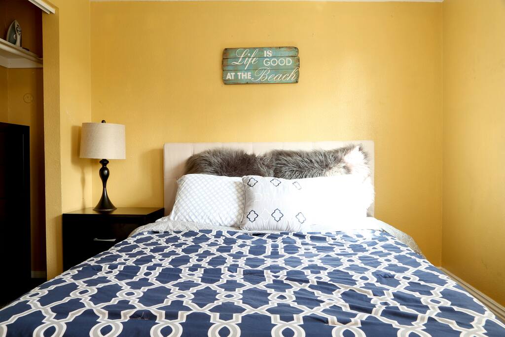 Super comfy with plenty of pillows!