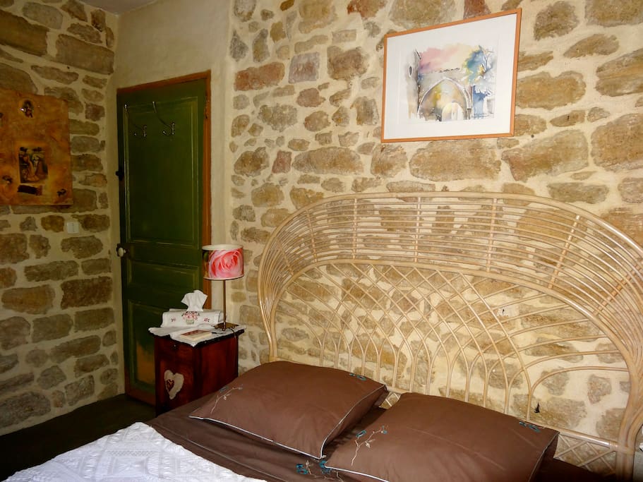 Détail de la chambre, tête de lit
