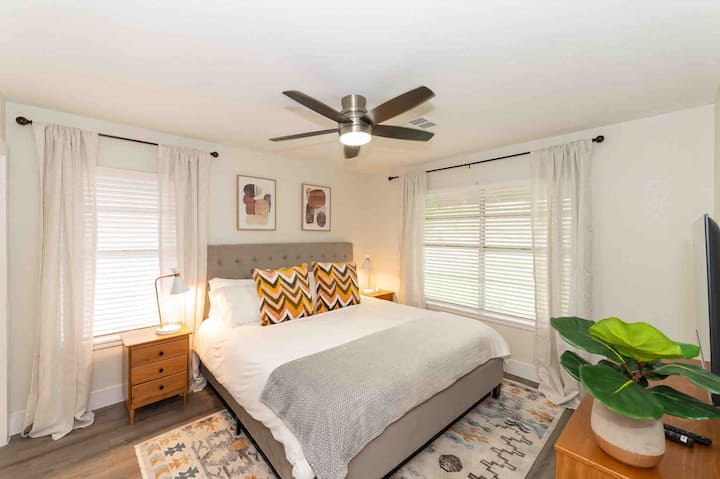 Beautiful bedroom 3 with king size bed and comfortable plush bedding